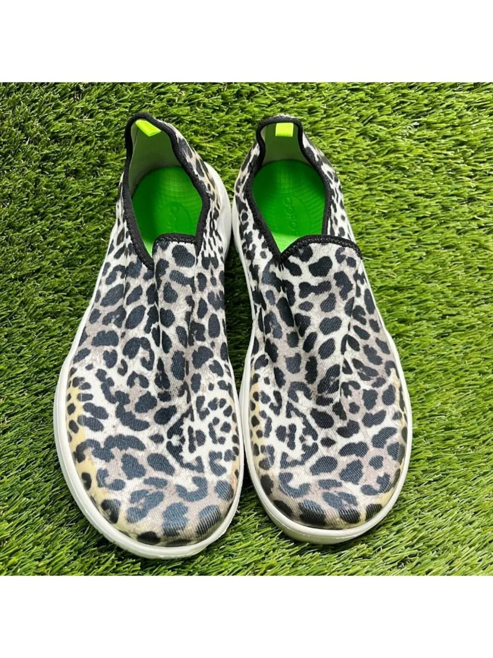 Oofos OOmg Eezee Leopard Print Womens Size 10 Black White Casual Slip On Shoes
